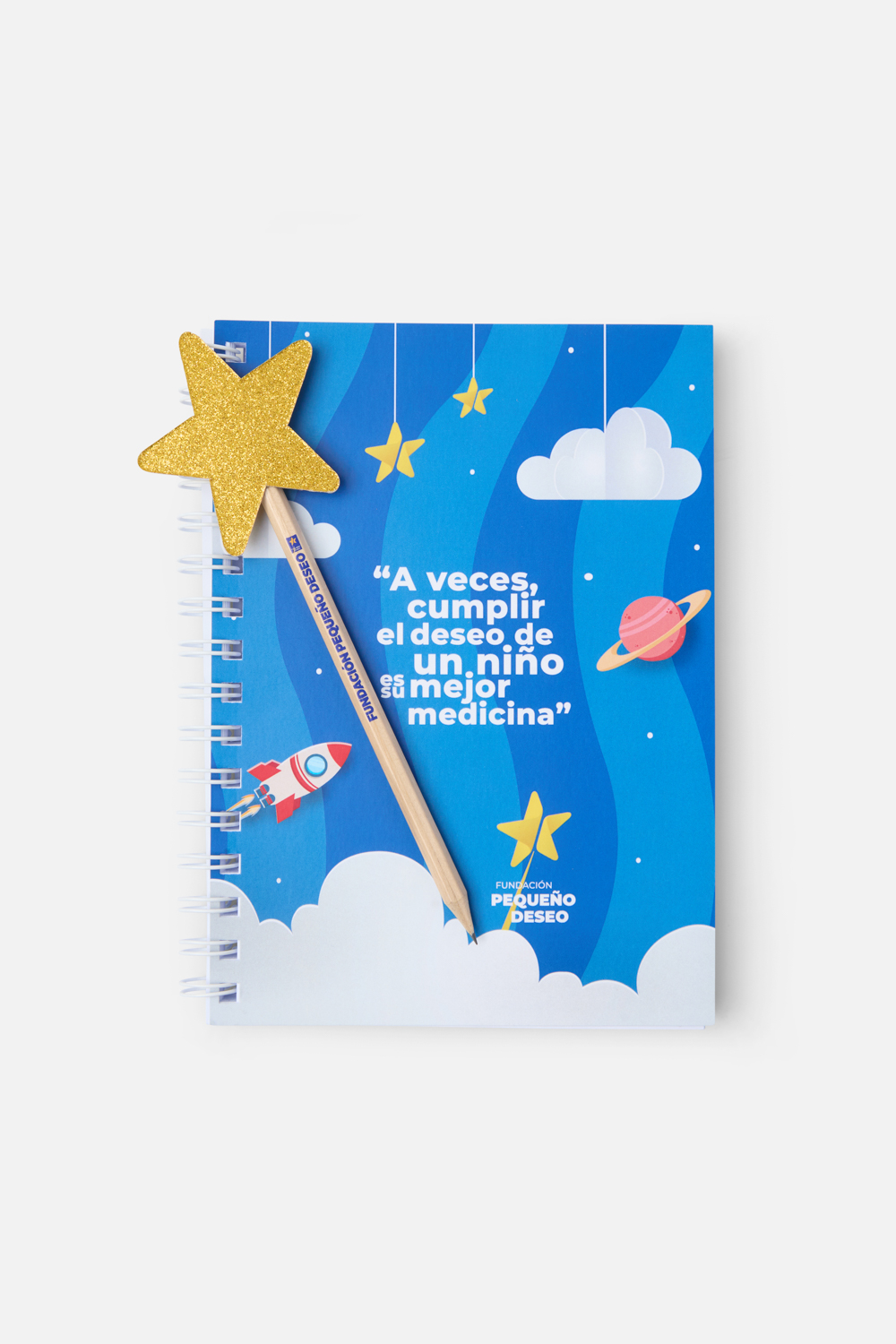 Cuaderno y lápiz solidario de Fundación Pequeño Deseo